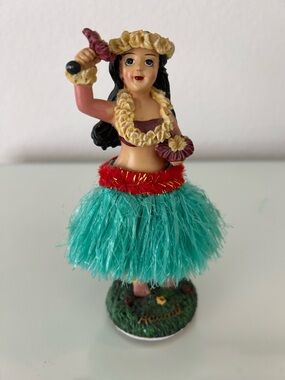 Hawaiian Dashboard HULA GIRL Dancer Nodder Bobblehead Figurine